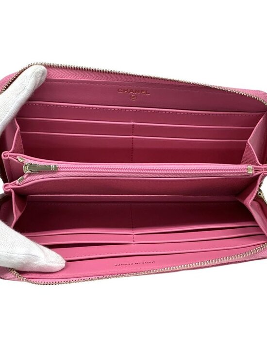 Chanel Caviar Quilted CC Zip Around Card Holder Pink 1806870  Chanel Wallet Quilted Caviar Leather Pink Gold Zip Around